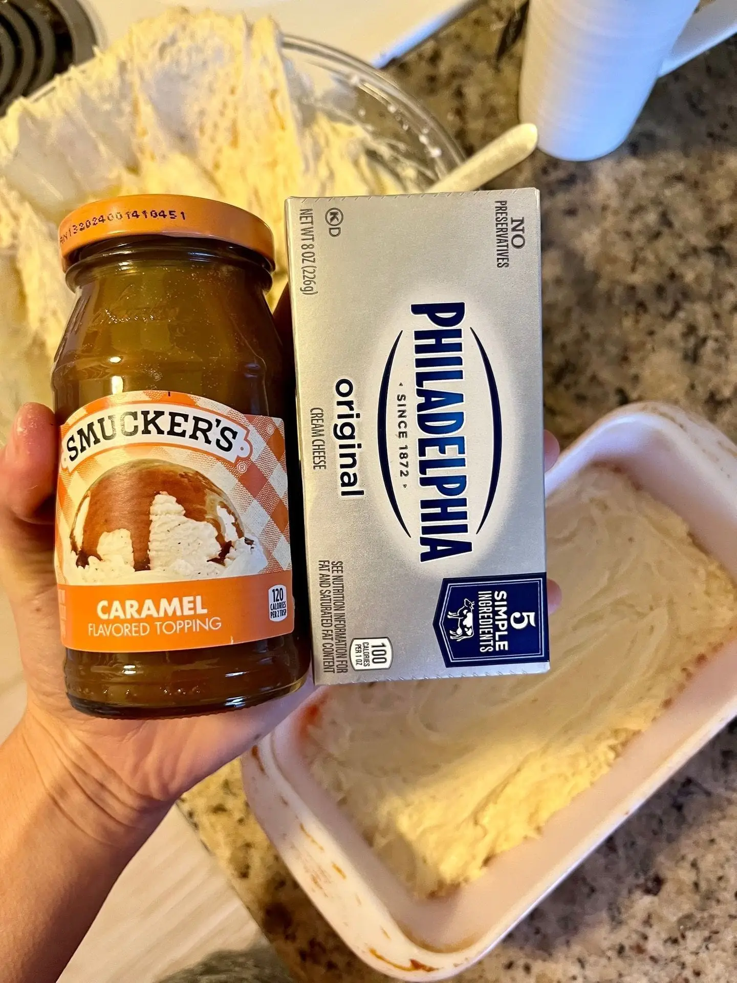 Titelbild für CARAMEL CREAM CHEESE BREAD