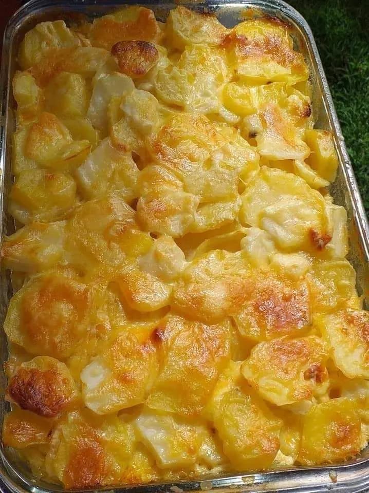 Titelbild für Best Scalloped Potatoes Ever