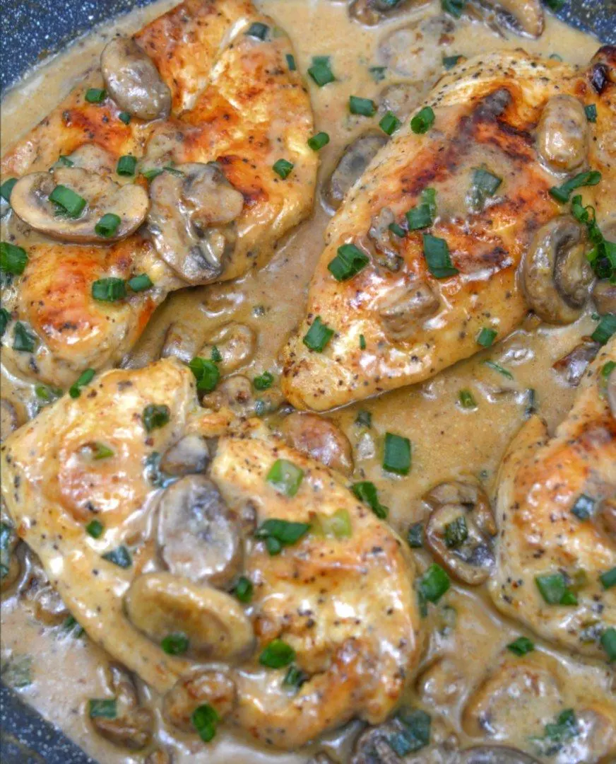 Titelbild für Cream of Mushroom Chicken Breasts