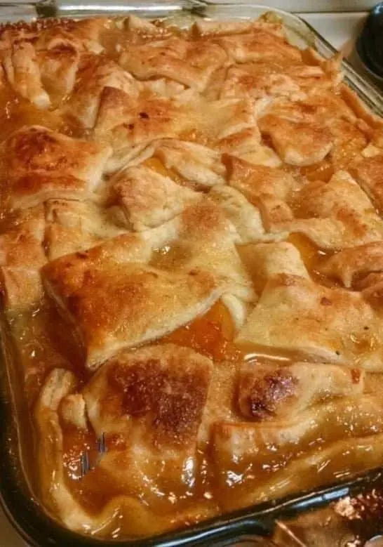 Titelbild für Triple Crust Peach Cobbler