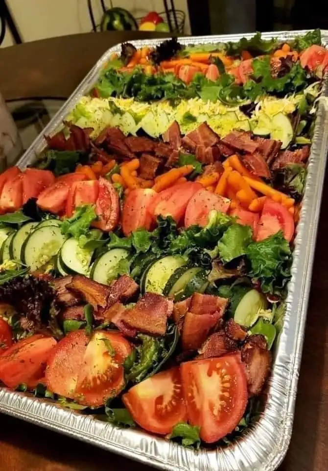 Titelbild für 30-MINUTE SEVEN-LAYER SALAD