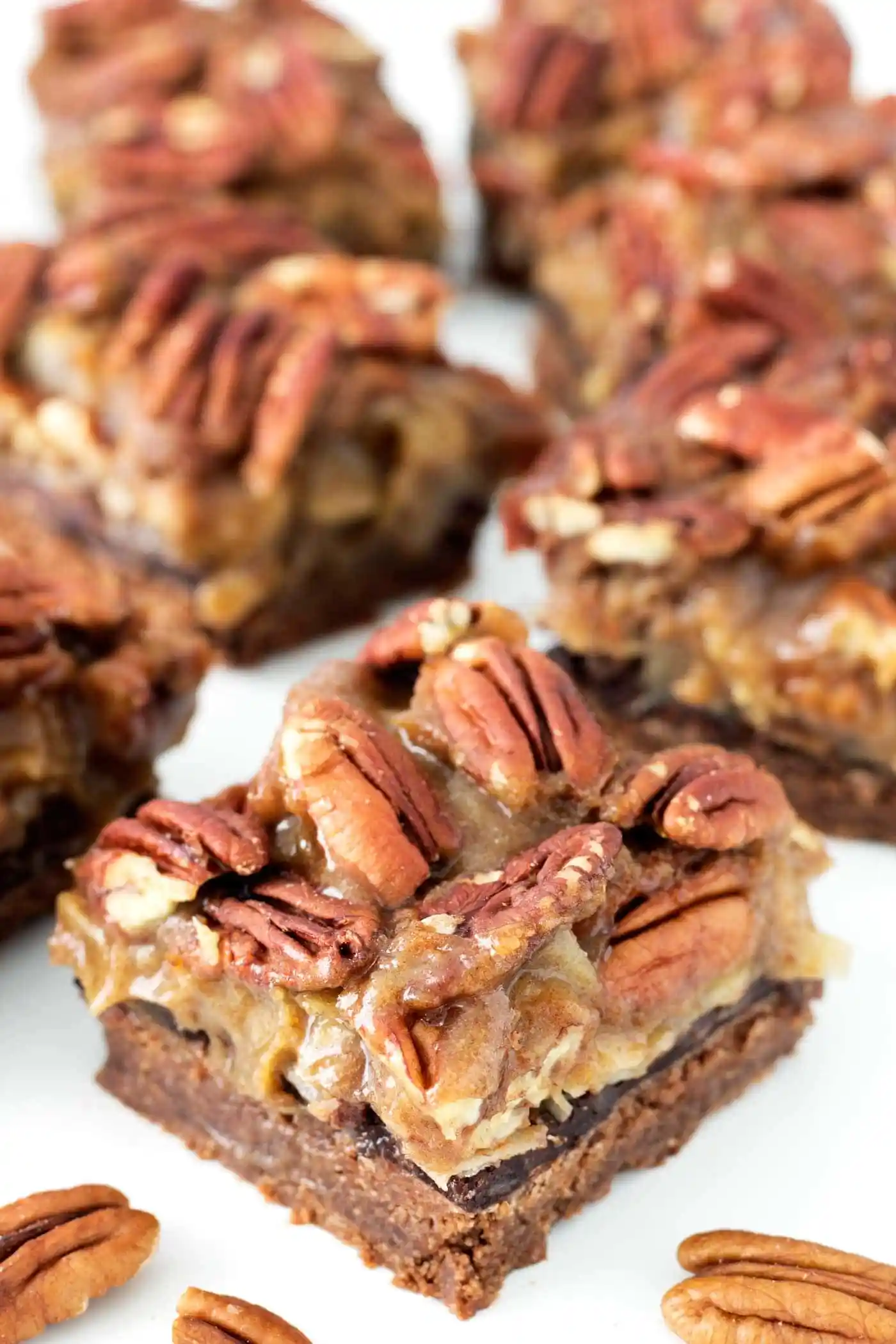 Titelbild für German Chocolate-Pecan Pie Bars