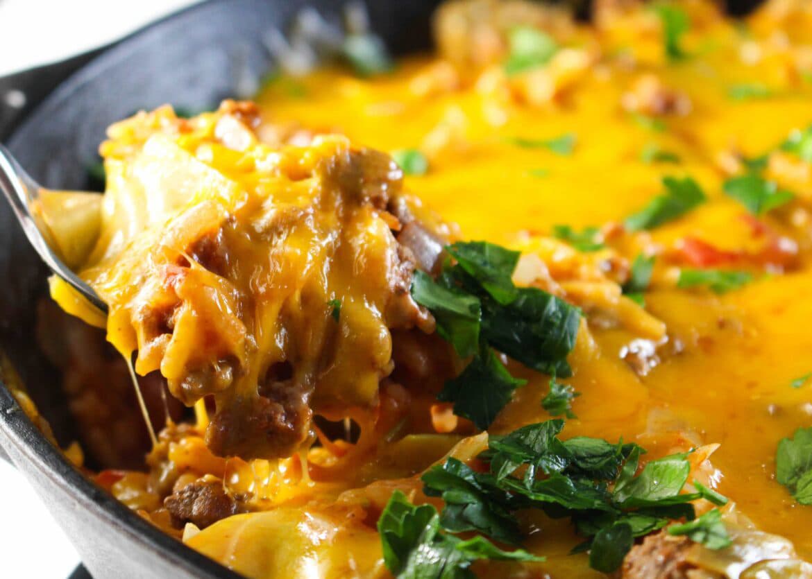 Titelbild für ONE-POT CABBAGE CASSEROLE