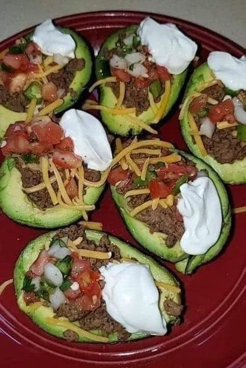Titelbild für Taco Stuffed Avocado Boats