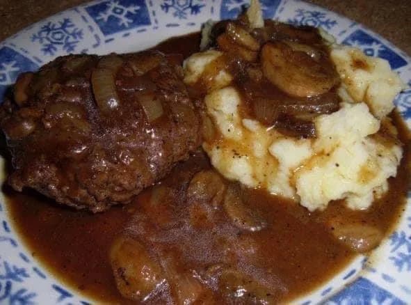 Titelbild für HAMBURGER STEAKS WITH ONION GRAVY