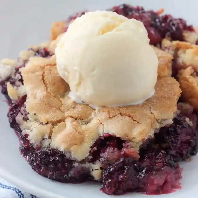 Titelbild für Homemade Blackberry Cobbler