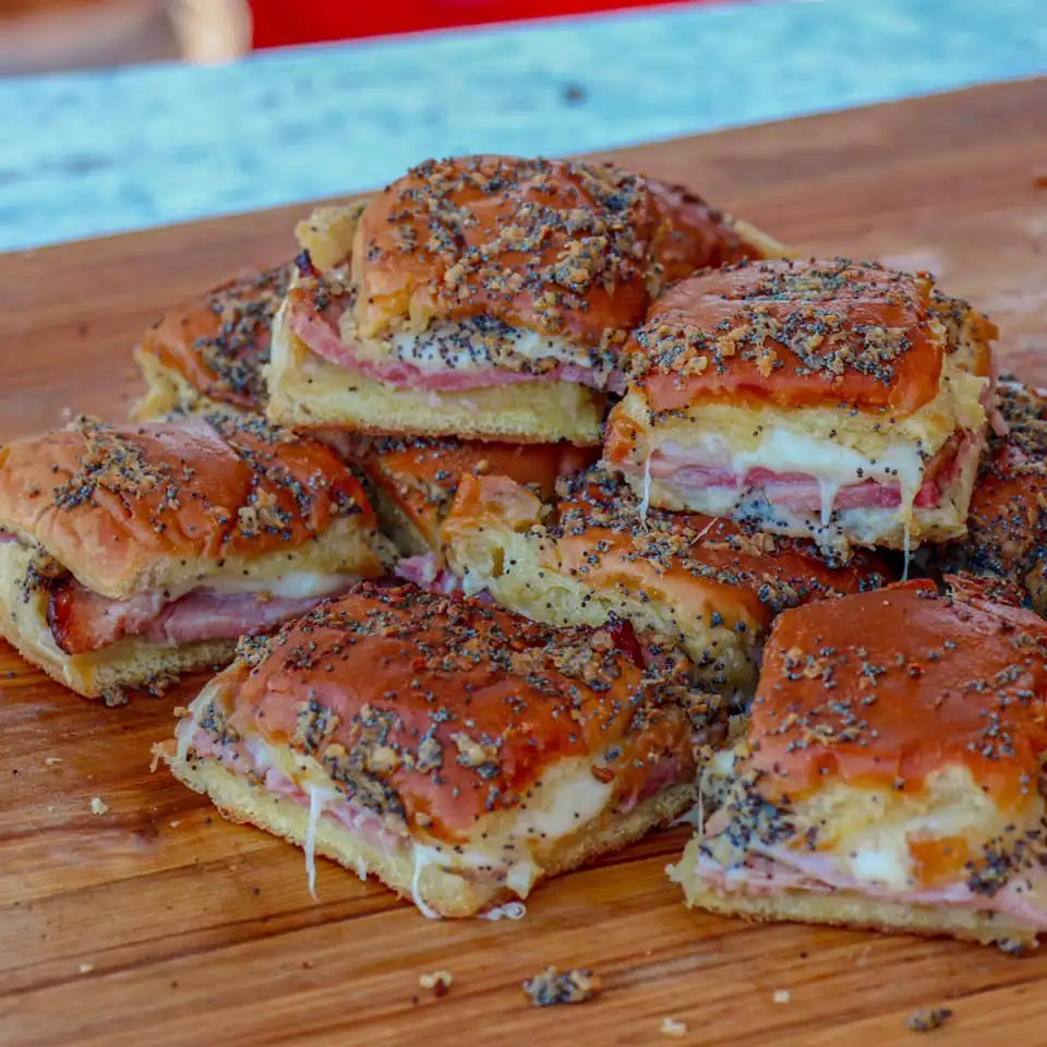 Titelbild für Lil’ Ham Biscuits